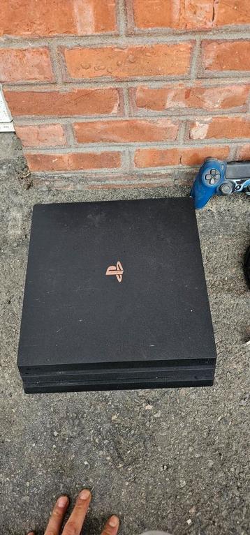 Playstation 4 pro met 1tb interne  en 4tb externe harde schi beschikbaar voor biedingen