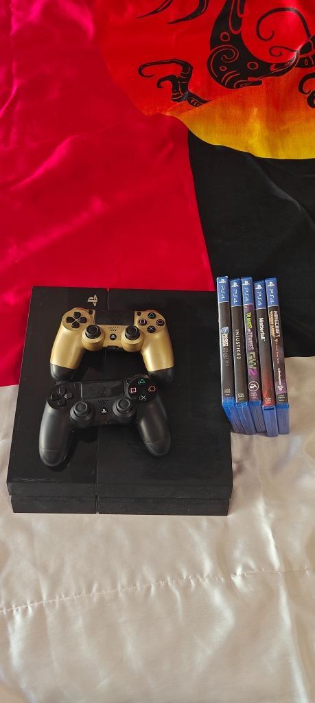 PS4 Console met Games, Games en Spelcomputers, Spelcomputers | Sony PlayStation 4, Gebruikt, Original, 500 GB, Met 2 controllers