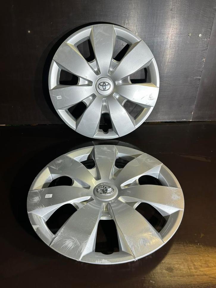 2 16" Toyota yaris corolla auris avensis wieldop, Auto diversen, Wieldoppen, Gebruikt, Ophalen of Verzenden