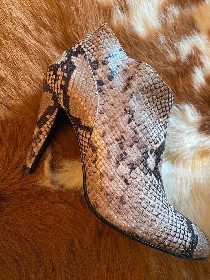 MT 39 SEXY KORTE LAARSJES PUMPS, Kleding | Dames, Schoenen, Ophalen of Verzenden