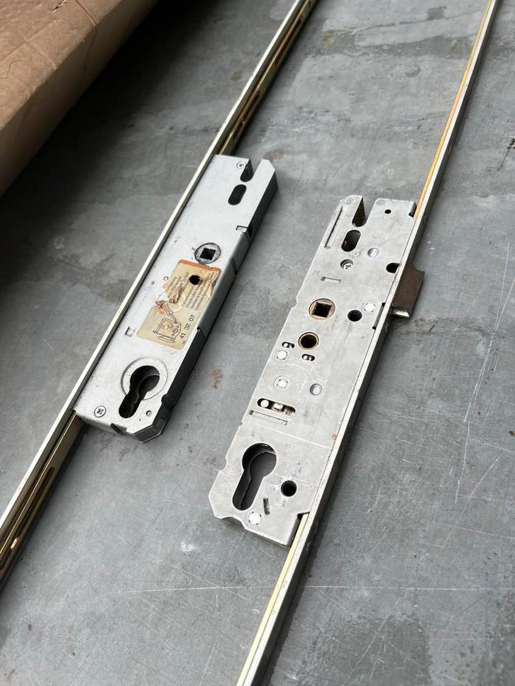 Set onderdelen voor kozijn en deur, Doe-het-zelf en Bouw, Hang- en Sluitwerk, Zo goed als nieuw, Ophalen