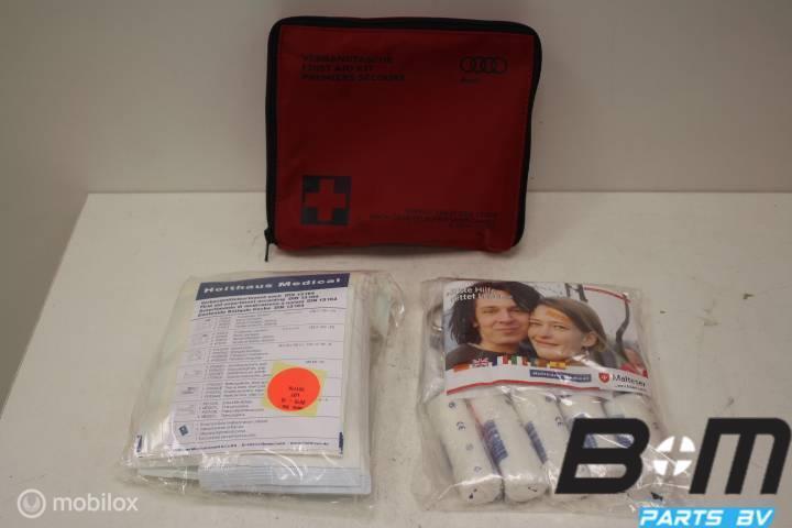 EHBO set Audi A1 Sportback 8P0860282A, Auto-onderdelen, Interieur en Bekleding, Gebruikt