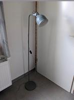Mooie industriële vloerlamp, Huis en Inrichting, Lampen | Vloerlampen, Ophalen, Zo goed als nieuw