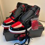 Nike Air Jordan 1 - Patent Bred (2021) | size 9 (42,5), Zwart, Nieuw, Ophalen of Verzenden, Sneakers