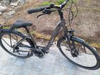 Damesfiets Cube touring, Fietsen en Brommers, Fietsen | Vouwfietsen, Ophalen, Zo goed als nieuw