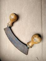 Ancier Hachoir/couteau à  fromage 2 poignées boules en bois, Antiquités & Art, Antiquités | Ustensiles de cuisine, Enlèvement ou Envoi