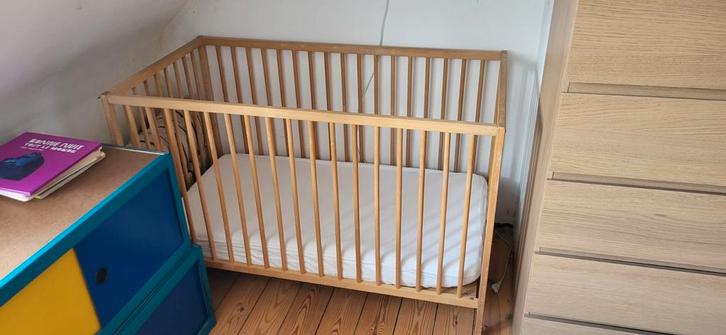 Lit bébé: kit complet matelas, tour de lit, draps, couette, Enfants & Bébés, Chambre d'enfant | Lits, Utilisé, Moins de 140 cm