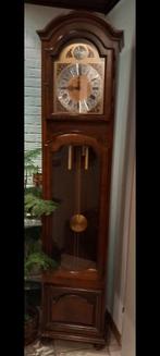 Antieke Tempus Fugit staande klok, Ophalen