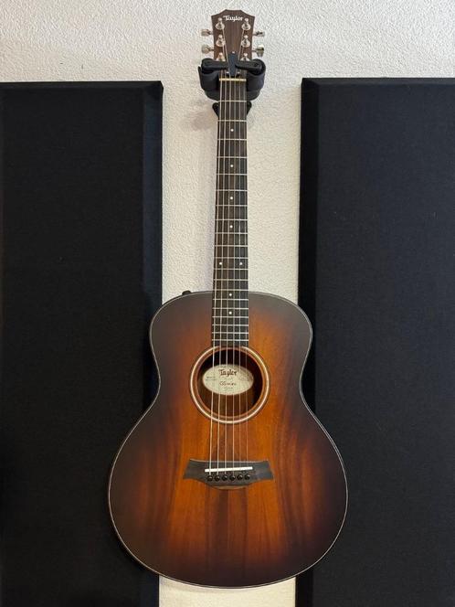 Taylor GS-Mini-e-KOA Plus, Muziek en Instrumenten, Snaarinstrumenten | Gitaren | Akoestisch, Zo goed als nieuw, Ophalen of Verzenden