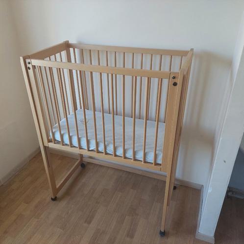 Handig babybedje op hoogte, Kinderen en Baby's, Babywiegjes en Ledikanten, Gebruikt, Ophalen