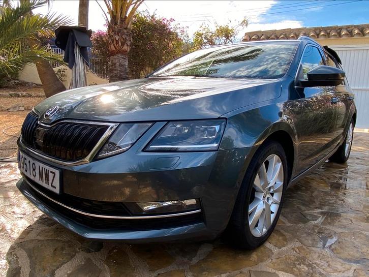 Skoda Octavia 2.0 diesel Spaans kenteken in perfecte staat, Auto's, Skoda, Particulier, Octavia, 360° camera, ABS, Achteruitrijcamera