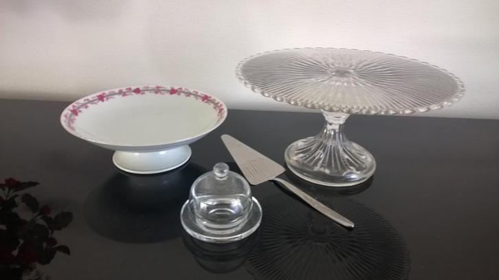 Taart plateau"s + etagere + taartschep, Antiek en Kunst, Antiek | Glaswerk en Kristal, Ophalen of Verzenden