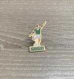 PIN - COLMAR - PUPILLES - FOOTBALL - VOETBAL, Verzenden, Gebruikt, Sport, Speldje of Pin
