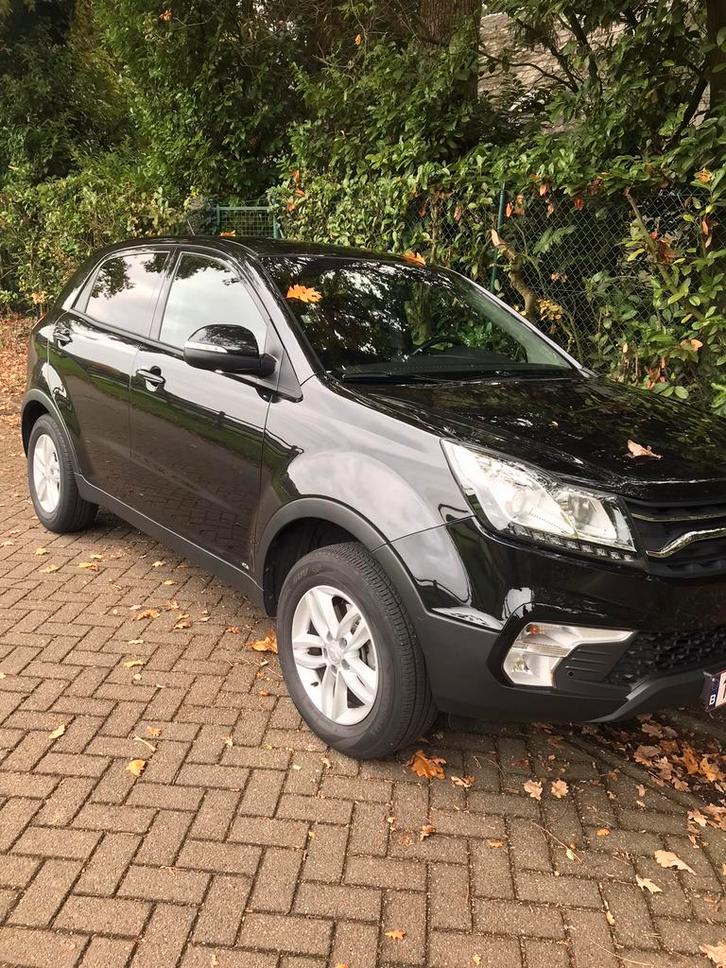 Mooie zwarte SSangyong Korando met navigatie en trekhaak, Auto's, SsangYong, Particulier, Korando, Trekhaak, Benzine, Euro 6, SUV of Terreinwagen