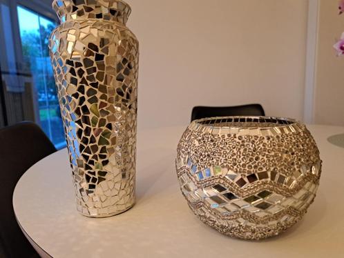 VAAS + KAARSHOUDER : BELEGD MET STUKJES GLAS:  liefst 2 same, Huis en Inrichting, Woonaccessoires | Vazen, Glas, Ophalen
