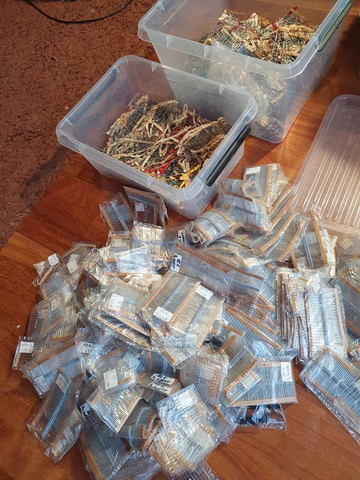 De nombreuses résistances, Hobby & Loisirs créatifs, Composants électroniques, Enlèvement