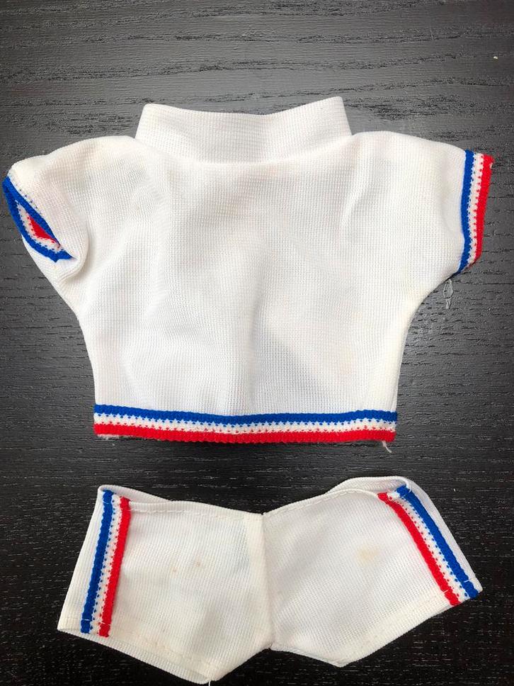 monchichi kledijsetje, Verzamelen, Poppen, Gebruikt, Accessoires, Ophalen of Verzenden