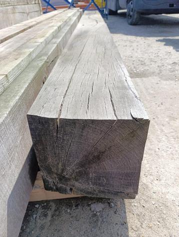 Eiken balken 28x28 beschikbaar voor biedingen