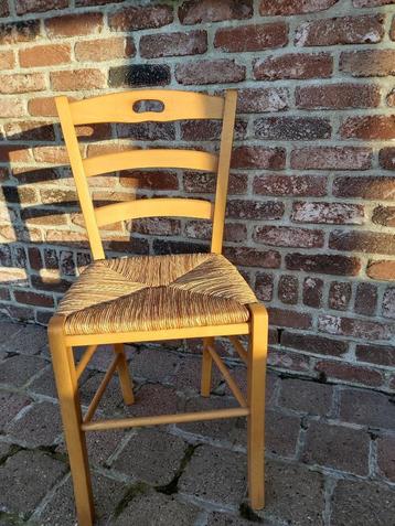 4 stoelen  beschikbaar voor biedingen