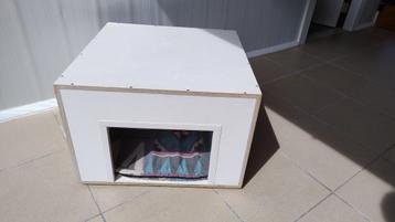 Kattenhuisje/slaapmandje. beschikbaar voor biedingen