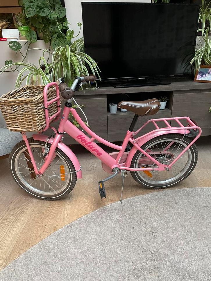 Roze fiets - Volare - 18 inch, Fietsen en Brommers, Fietsen | Meisjes, Zo goed als nieuw, 18 inch, Handrem, Ophalen