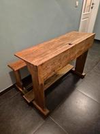 Bureau d'école à l'ancienne, Enlèvement