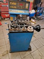 A vendre : équilibreuse de pneus (En panne), Enlèvement, Pneu(s)