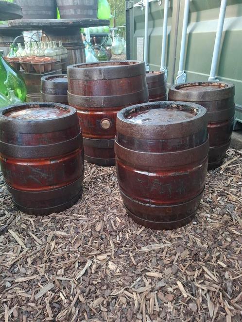 Franse Eiken biervaten 1 grote en 5 kleine, Tafel en krukjes, Tuin en Terras, Tuinsets en Loungesets, Zo goed als nieuw, Ophalen