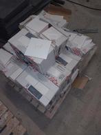 Witte muur .tegels15 x15 totaal 31 m2, Ophalen