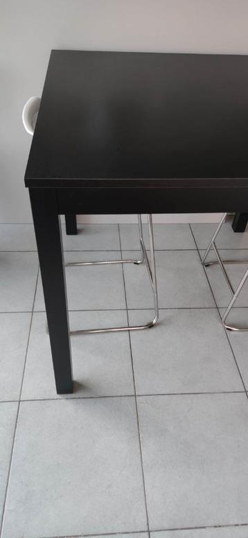 statafel zwart 110 cm * 110 cm hoogte 95 cm beschikbaar voor biedingen