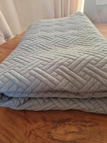 Nieuwe grote plaid 250 x 250 beschikbaar voor biedingen