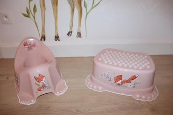Schattig Roze Potje en Opstapje met Vosjes beschikbaar voor biedingen