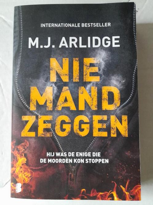 M.J. Arlidge - Niemand zeggen, Boeken, Thrillers, Zo goed als nieuw, Ophalen