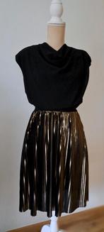 Feestoutfit zwart kleed met gouden toets, Kleding | Dames, Jurken, Ophalen, Zwart, Zo goed als nieuw, Maat 36 (S)