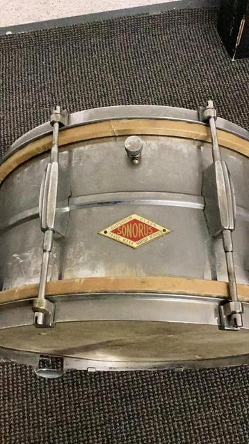 Sonorus Superior snare met kalfsvellen beschikbaar voor biedingen