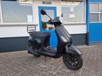 SCHADE / OPKNAP : GTS Toscana scooter a klasse ( Nederland ), Fietsen en Brommers, Ophalen, Vespa