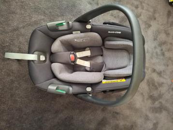 Maxi-Cosi Pebble 360 i-size baby draagbare autostoel beschikbaar voor biedingen