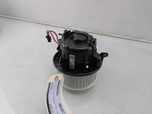 KACHEL VENTILATORMOTOR Arona (KJX) (|2Q1820021|2Q1820021B|), Auto-onderdelen, Airco en Verwarming, Seat, Gebruikt