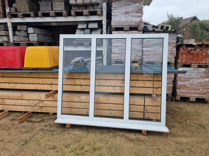 PVC Raam, Doe-het-zelf en Bouw, Raamkozijnen en Schuifdeuren, Gebruikt, Raamkozijn, Kunststof, 150 tot 225 cm, 150 tot 225 cm