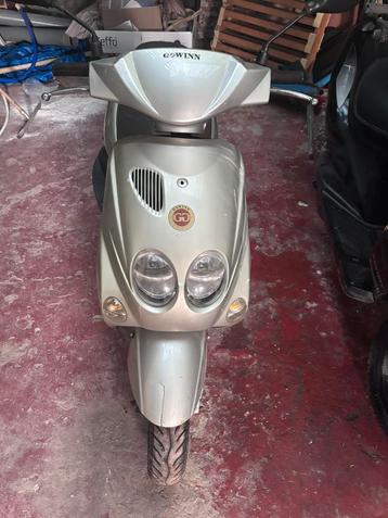 Scooter a vendre  beschikbaar voor biedingen