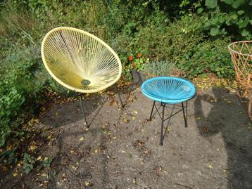 Vintage scoubidou stoel + tafel beschikbaar voor biedingen