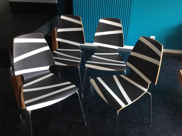 4 Moderne stoelen z/w patroon-als nieuw-prijs per stoel, Huis en Inrichting, Stoelen, Zo goed als nieuw, Hout, Metaal, Ophalen of Verzenden