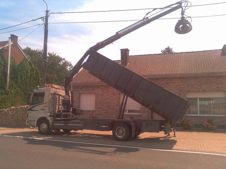 Vrachtwagen Mercedes atego kippper met kraan, Auto's, Vrachtwagens, Particulier, Mercedes-Benz, Diesel, 2 deurs, Handgeschakeld