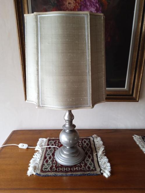 Lampenkap met tinnen voet, Huis en Inrichting, Lampen | Lampenkappen, Gebruikt, 50 cm of meer, Overige vormen, Beige, Ophalen