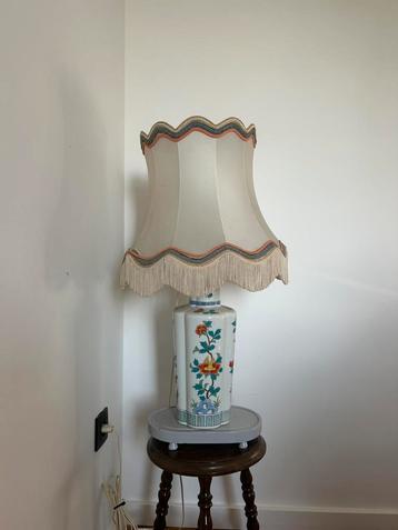 Vintage lamp beschikbaar voor biedingen