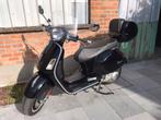 Vespa 300 GTS met amper 3809 Km, Comme neuf, Enlèvement, 300 cm³, Autres modèles