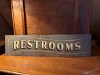 Handgeschilderde plaat 'Restrooms', Ophalen