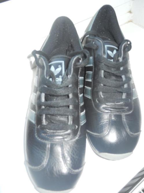 Sportschoenen, Sport en Fitness, Loopsport en Atletiek, Zo goed als nieuw, Snelheids- of Stappenmeter, Hardlopen, Adidas, Ophalen