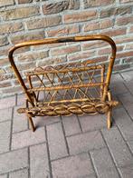 Vintage stevige rotan krantenbak, Huis en Inrichting, Woonaccessoires | Krantenbakken en Lectuurbakken, Ophalen, Zo goed als nieuw