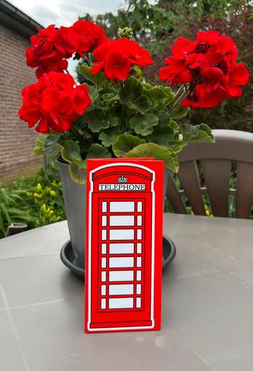 Telefoon- en adresboekje  (Lambert Souvenirs London) beschikbaar voor biedingen